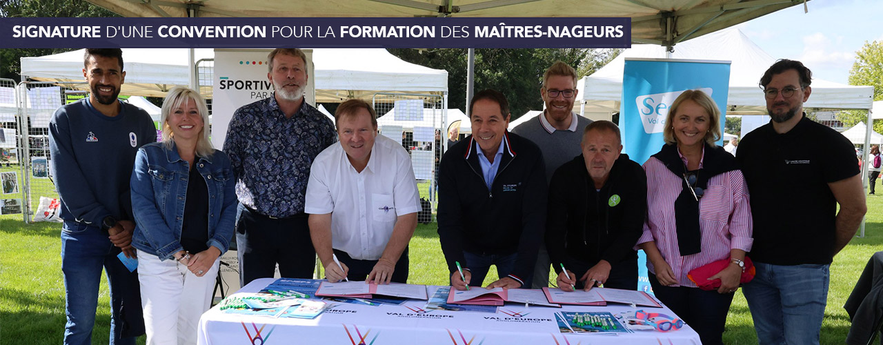 Signature d’une convention pour la formation des maîtres-nageurs